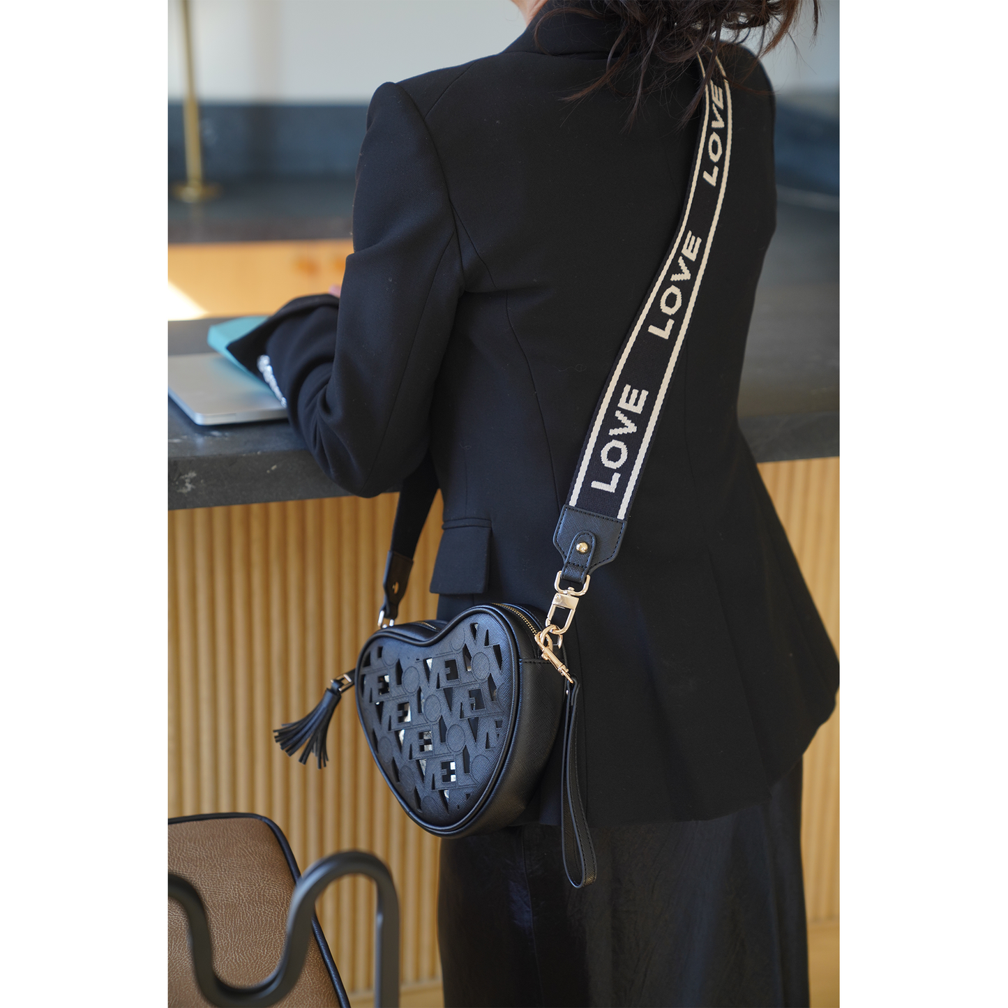 LOVE STRAP Love, Zero Negative