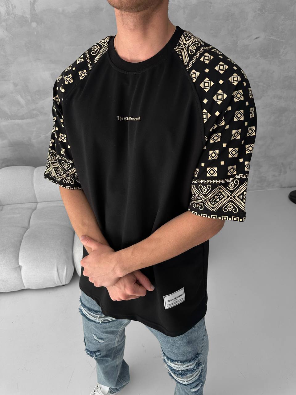 Artistic Graphic Cotton T-Shirt / Figure with Rug Print Tee Withinblack