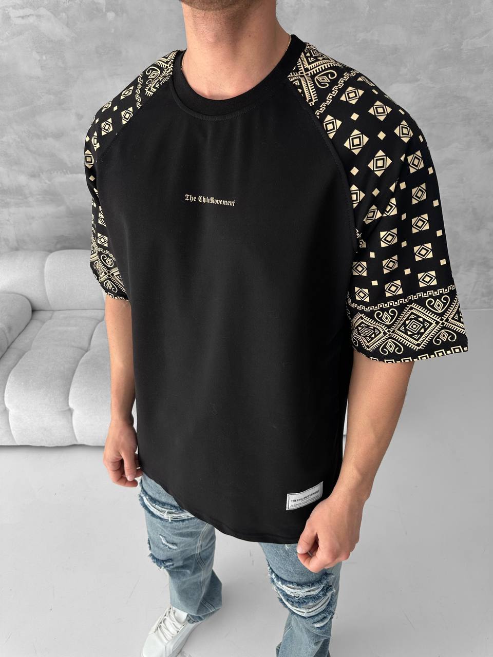 Artistic Graphic Cotton T-Shirt / Figure with Rug Print Tee Withinblack