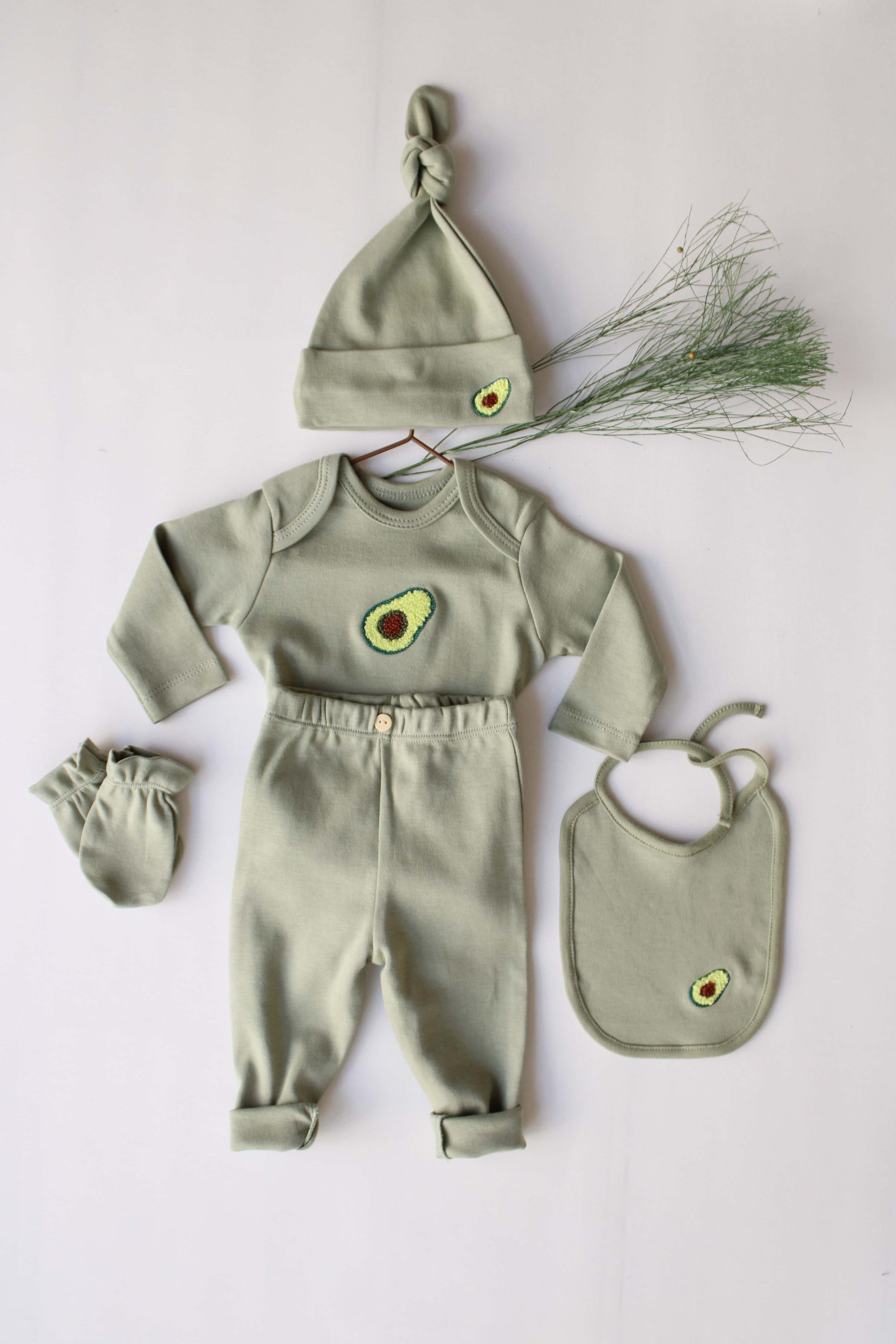 Avocado Patterned 5 Piece Newborn Set Honey and Hive