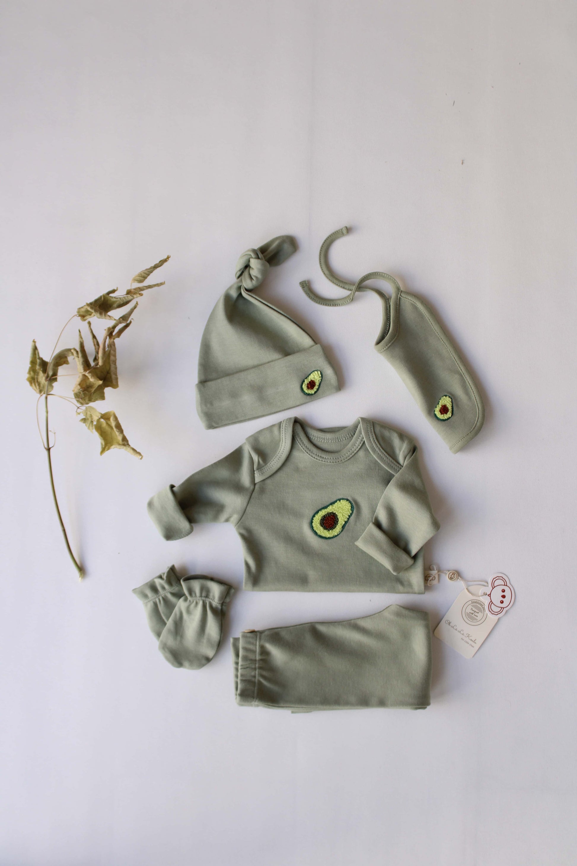 Avocado Patterned 5 Piece Newborn Set Honey and Hive