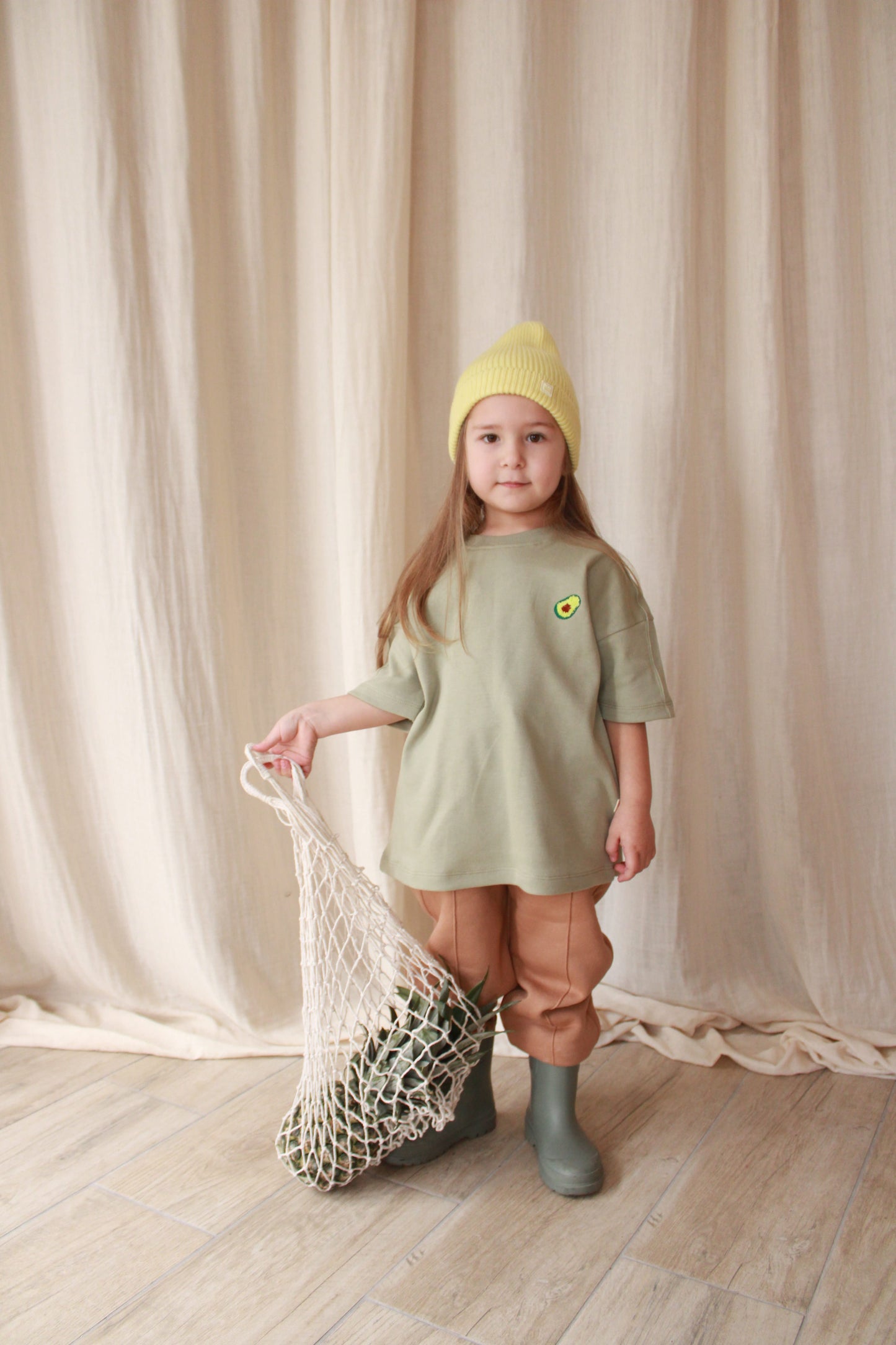 Oversize Avocado T-shirt Honey and Hive
