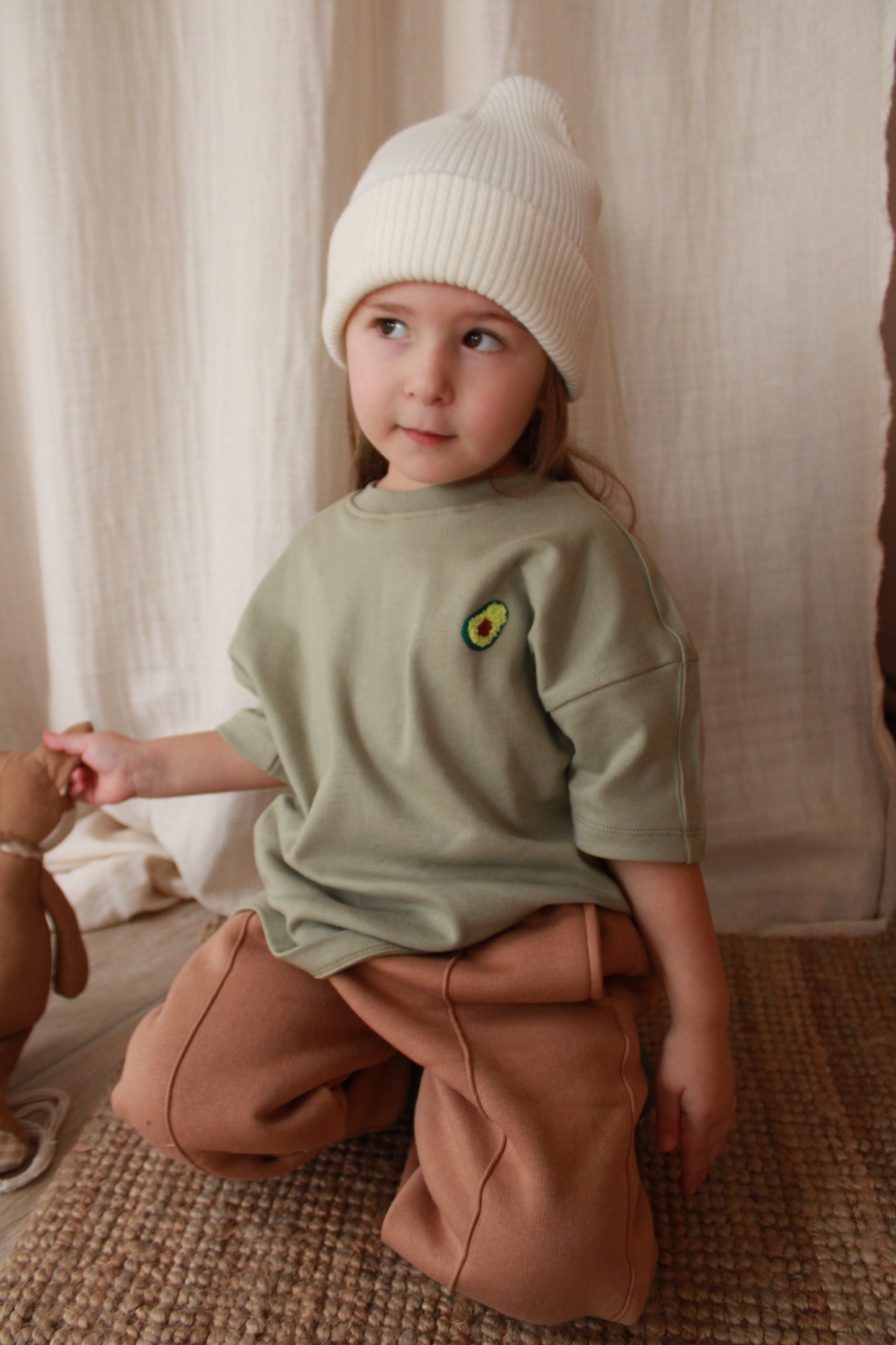 Oversize Avocado T-shirt Honey and Hive