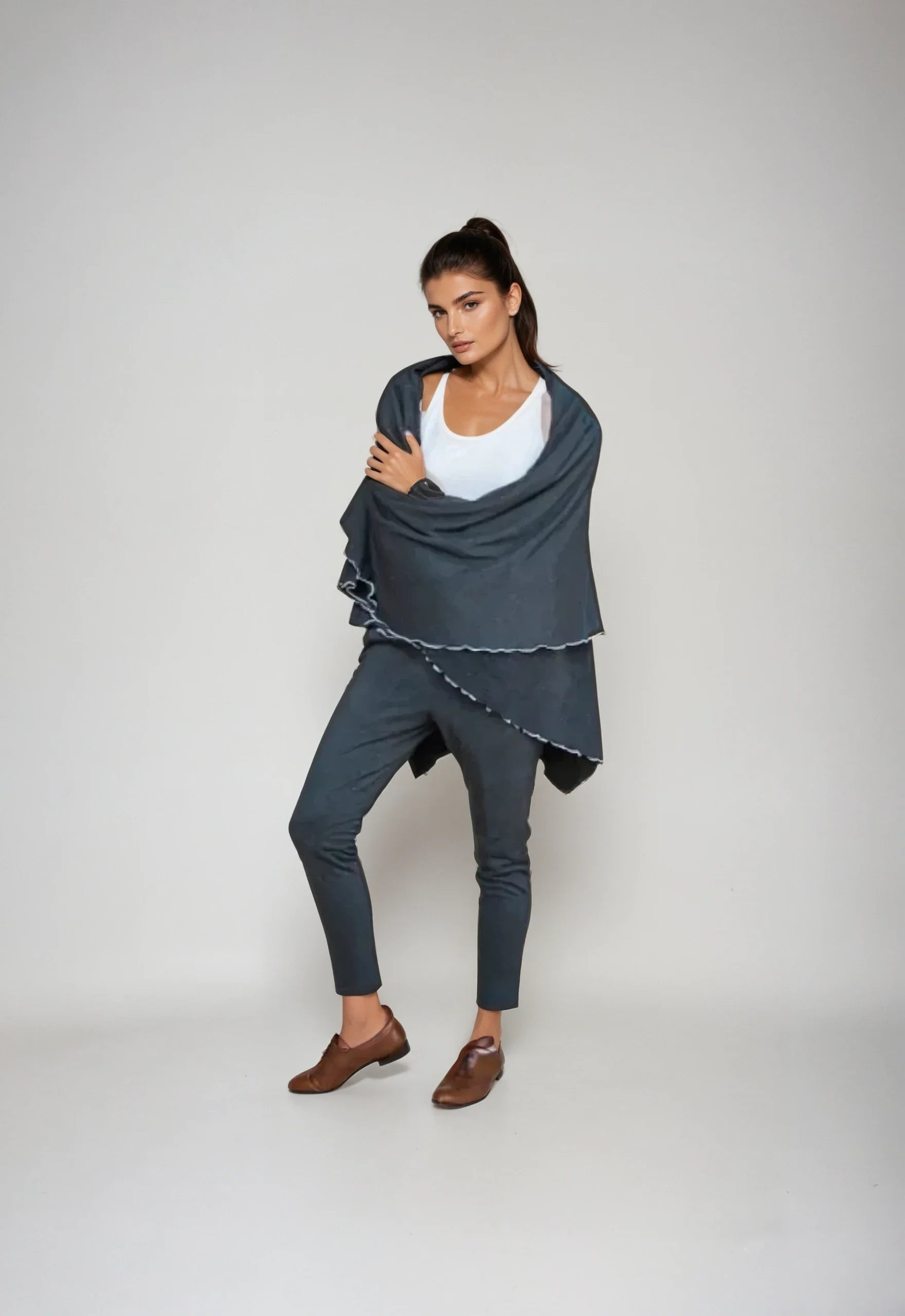 Buki Blanket - Charcoal Grey Buki