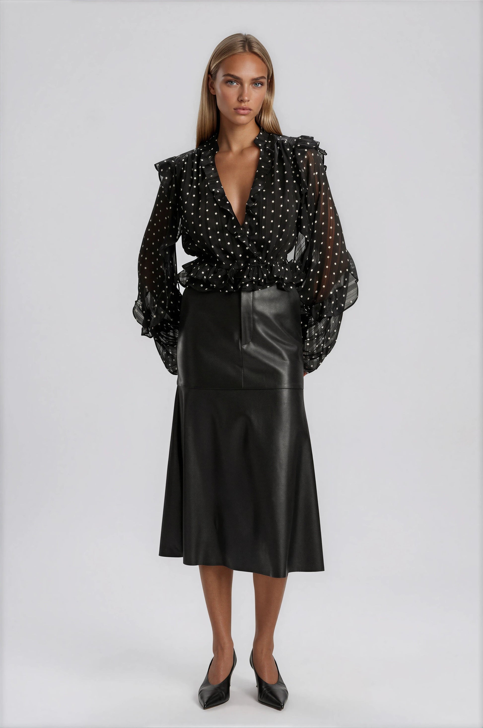 Kindra Vegan Leather Skirt – Black XO, Tina