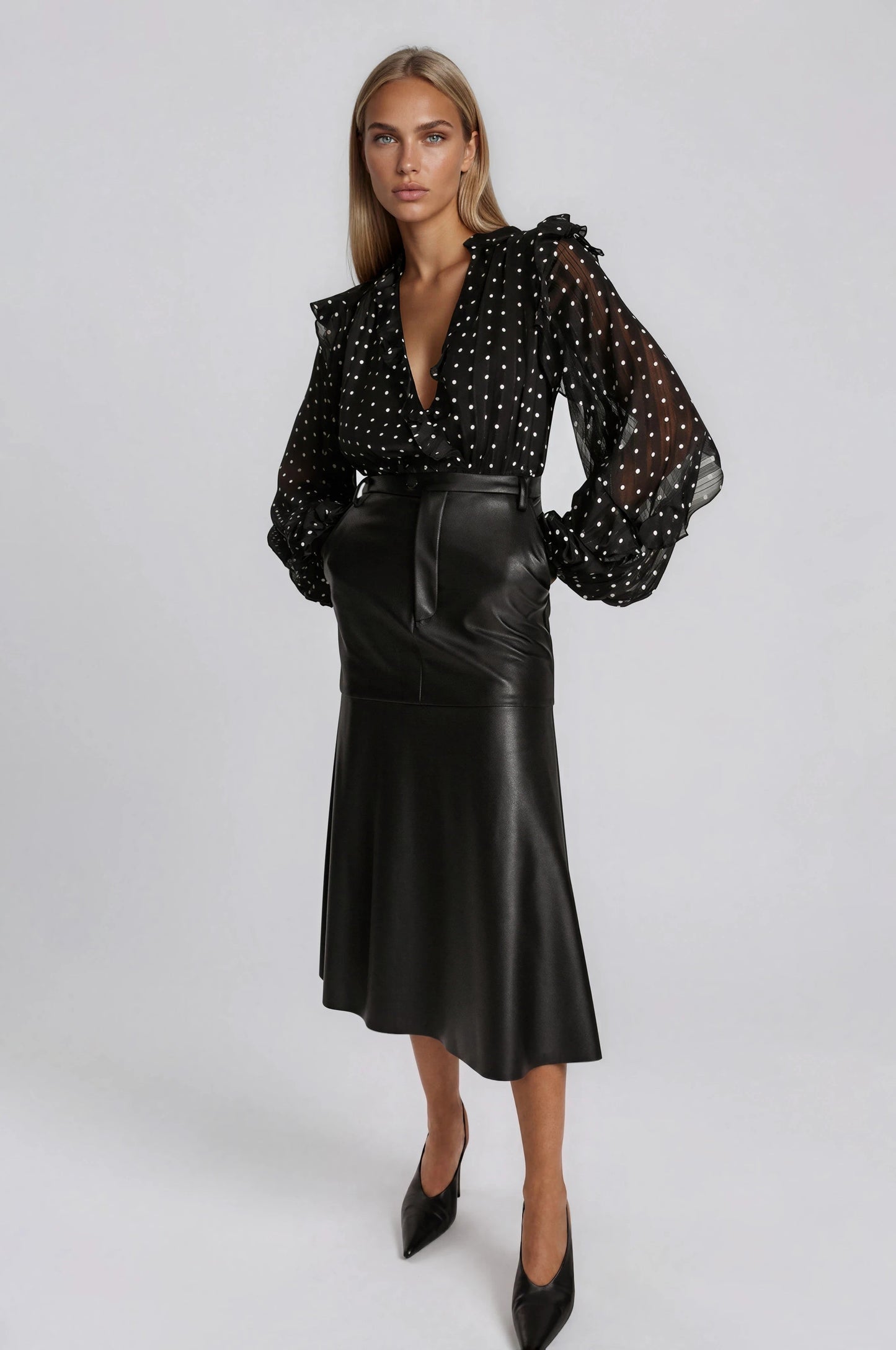 Kindra Vegan Leather Skirt – Black XO, Tina