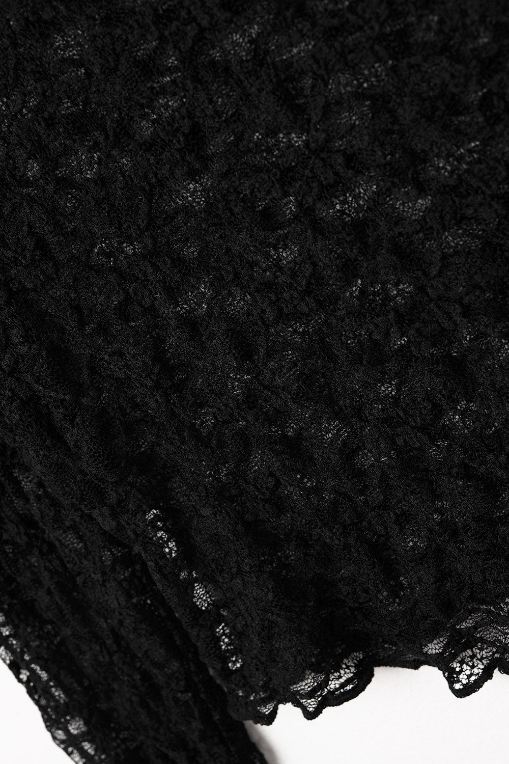 Black Cropped lace t-shirt with Long Sleeves Q2store