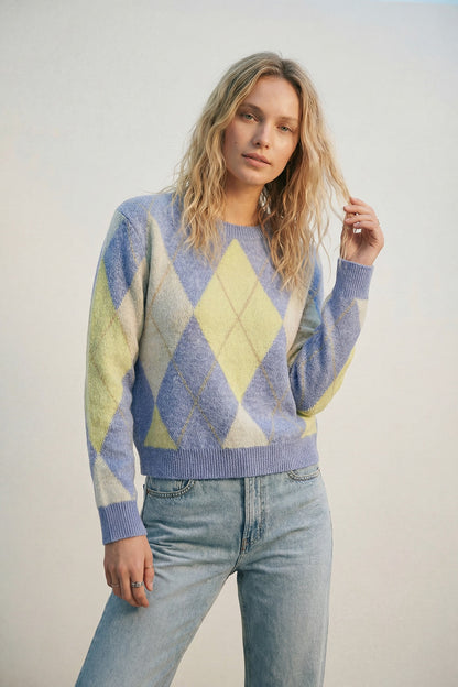 Blue and yellow diamond patterned sweater in soft fluffy knit Q2store