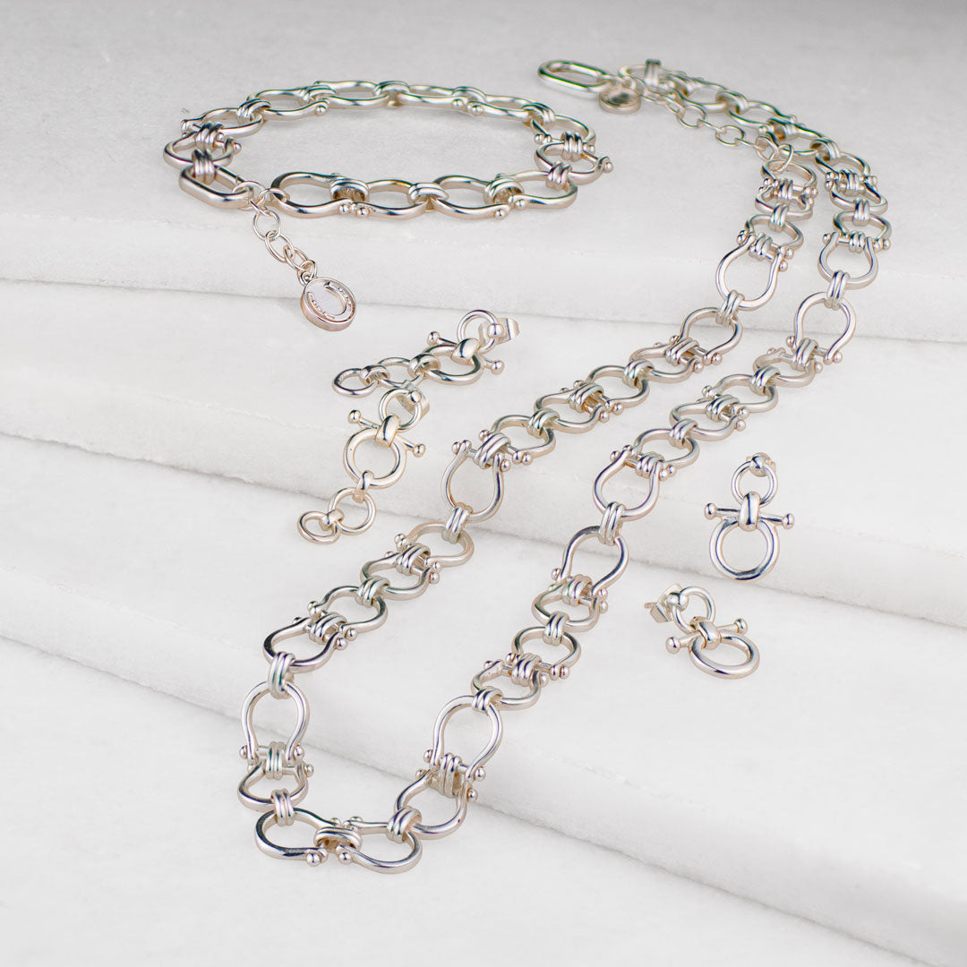Chapelle - Horseshoe Link Equestrian Necklace in Silver Urban-Equestrian