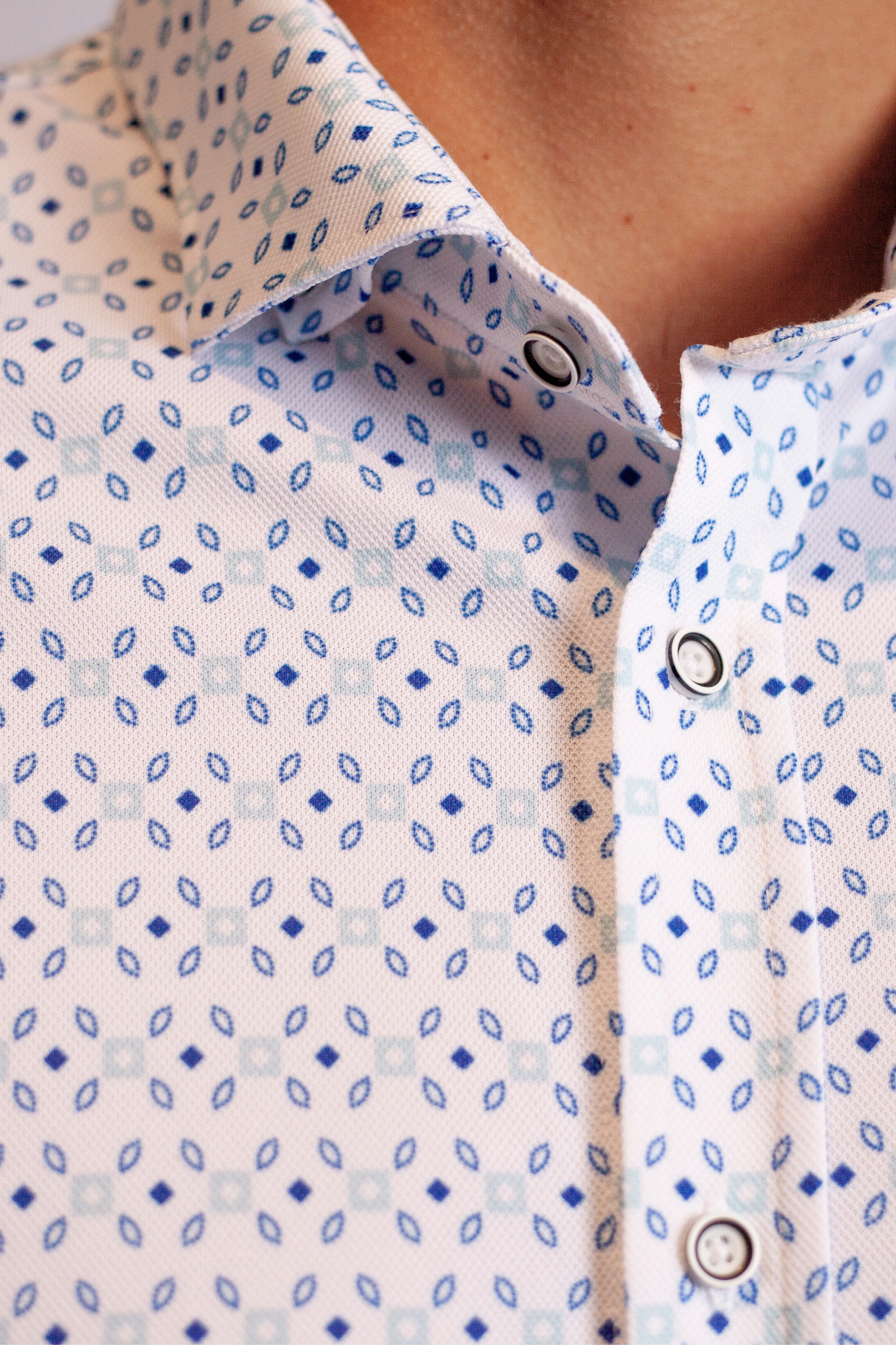 Loose Leaf Short Sleeve Tech Shirt Buki