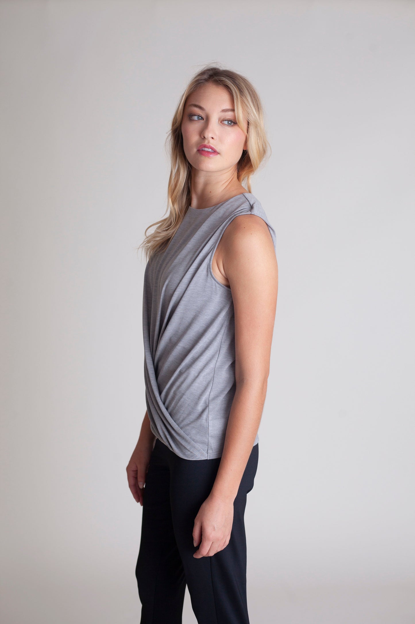 Boss (Babe) T-Shirt - Heather Gray Buki
