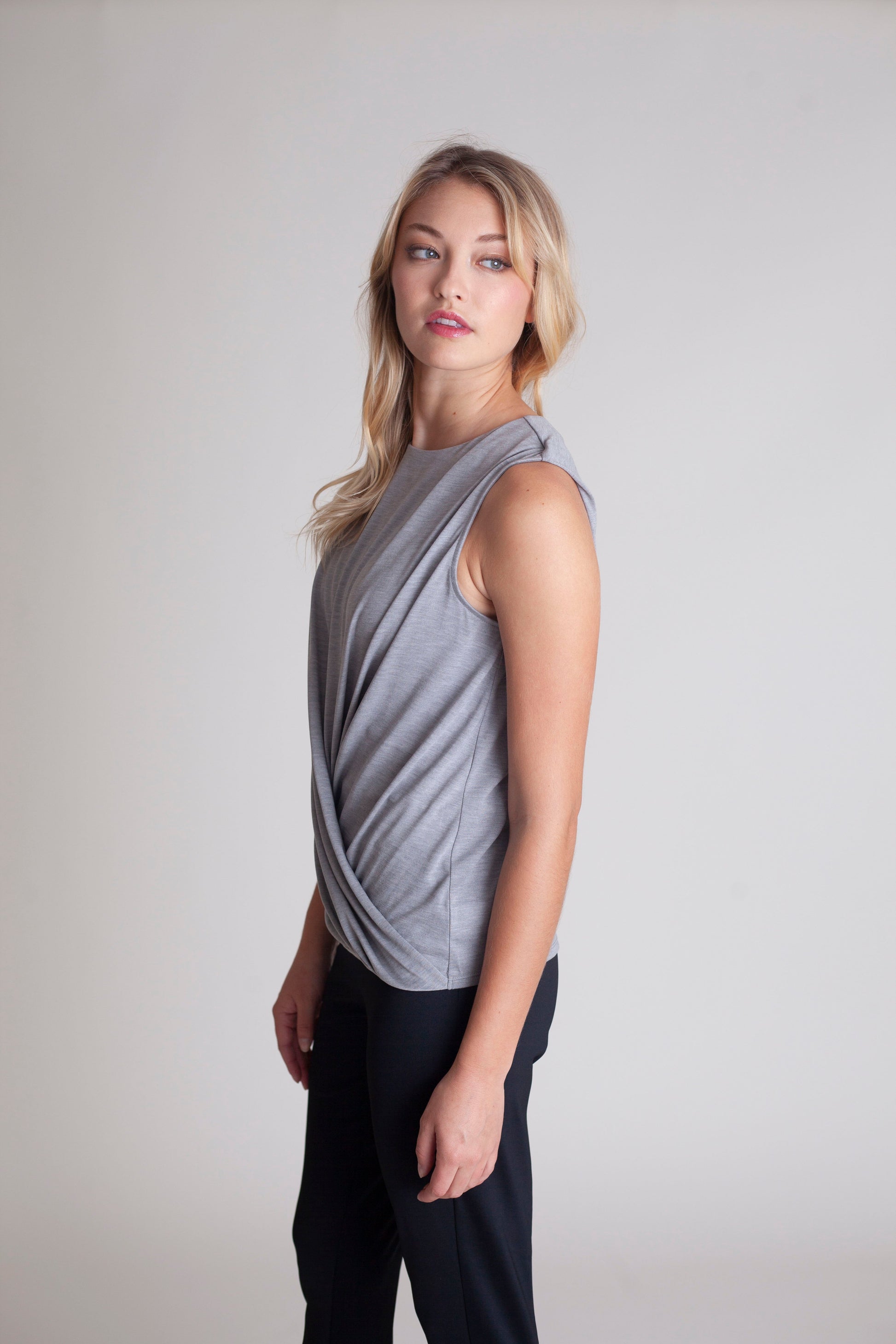 Boss (Babe) T-Shirt - Heather Gray Buki