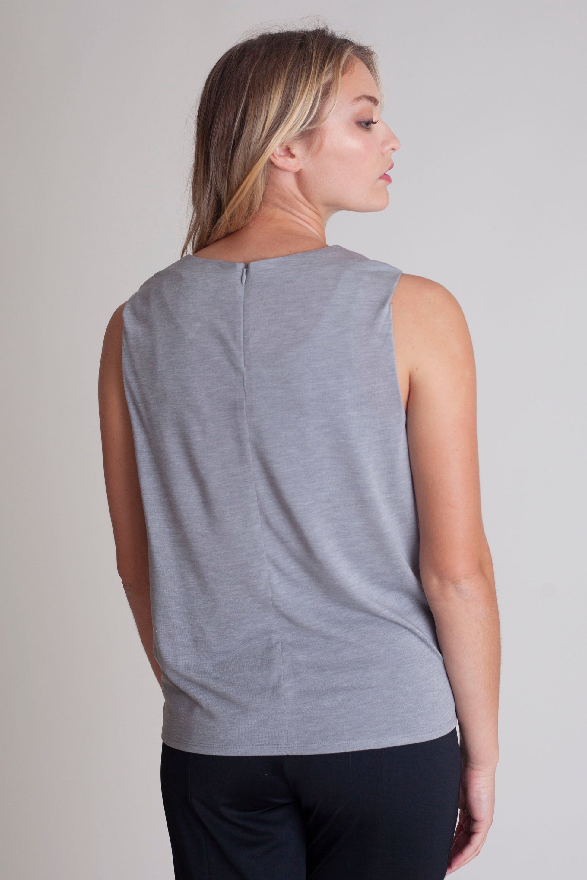 Boss (Babe) T-Shirt - Heather Gray Buki