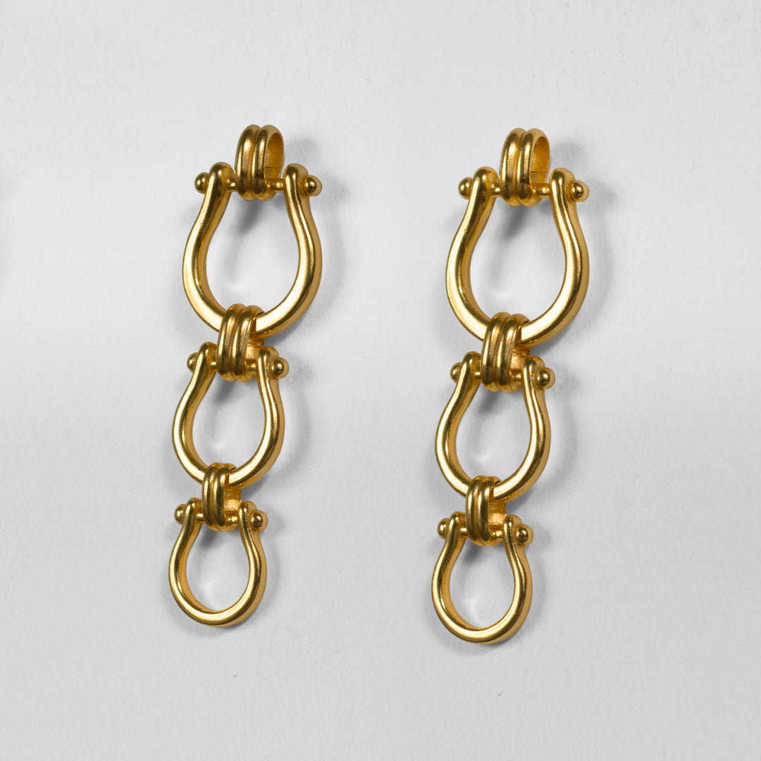Chapelle - Horseshoe Link Earring in Gold Urban-Equestrian