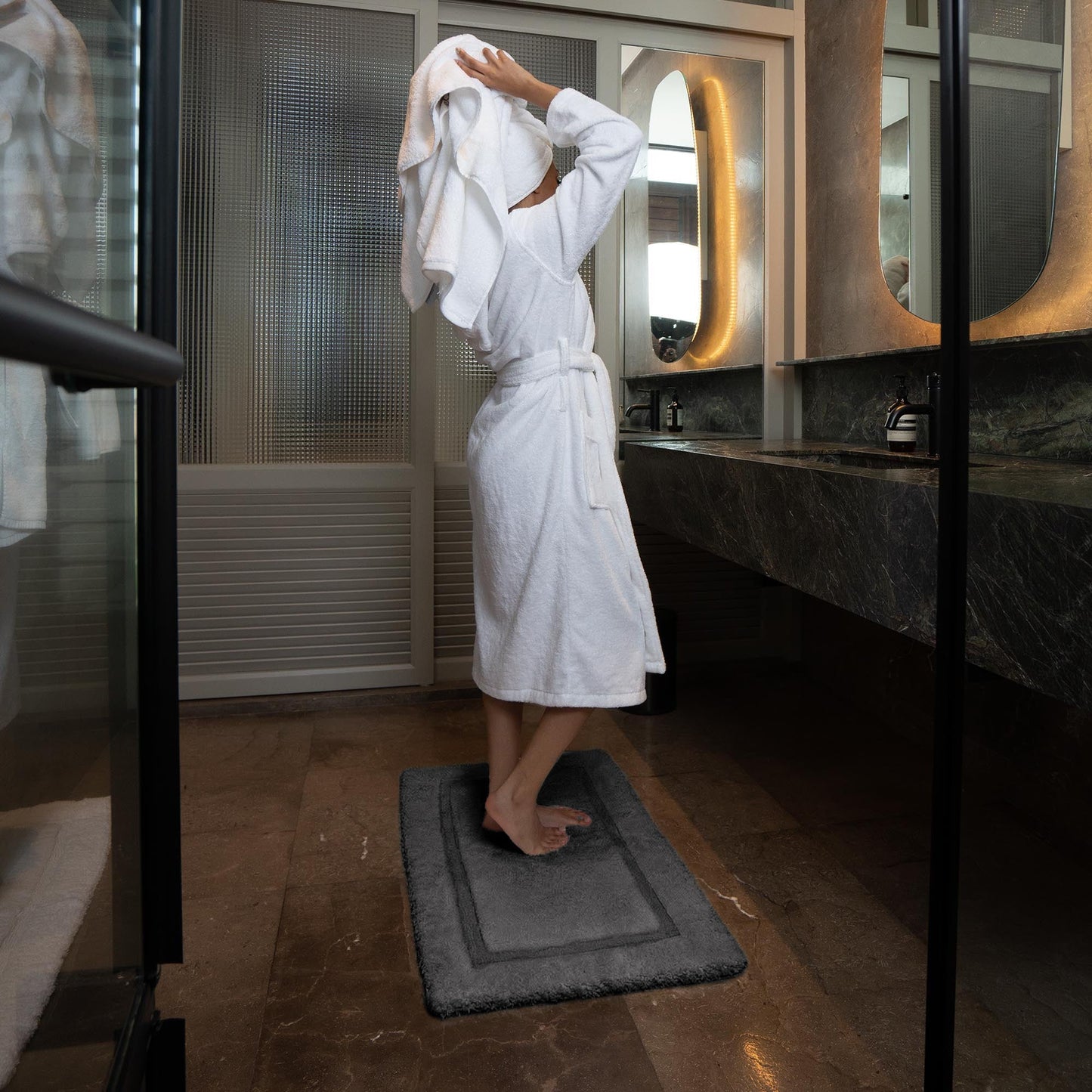 Ultraplush Skid-Resistant Bath Mat Italic