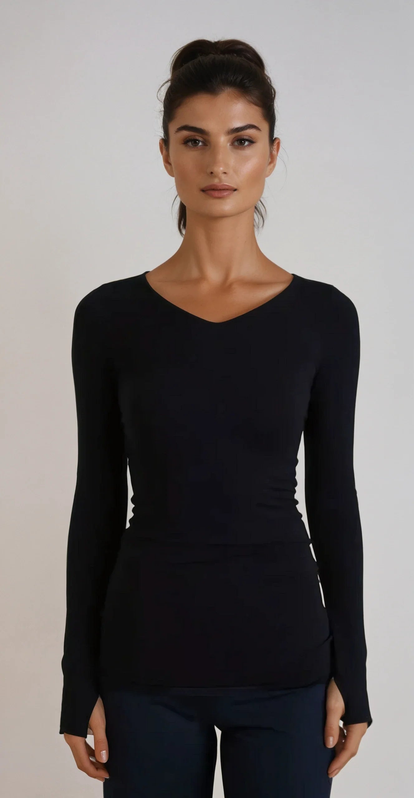 Collagen V-Neck Buki