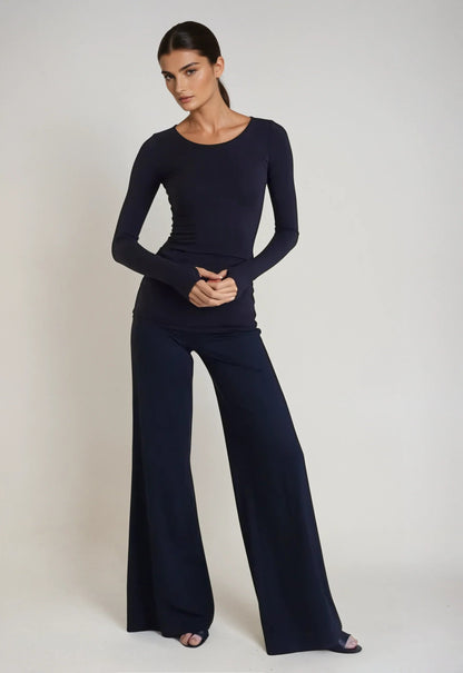 Collagen V-Neck Buki