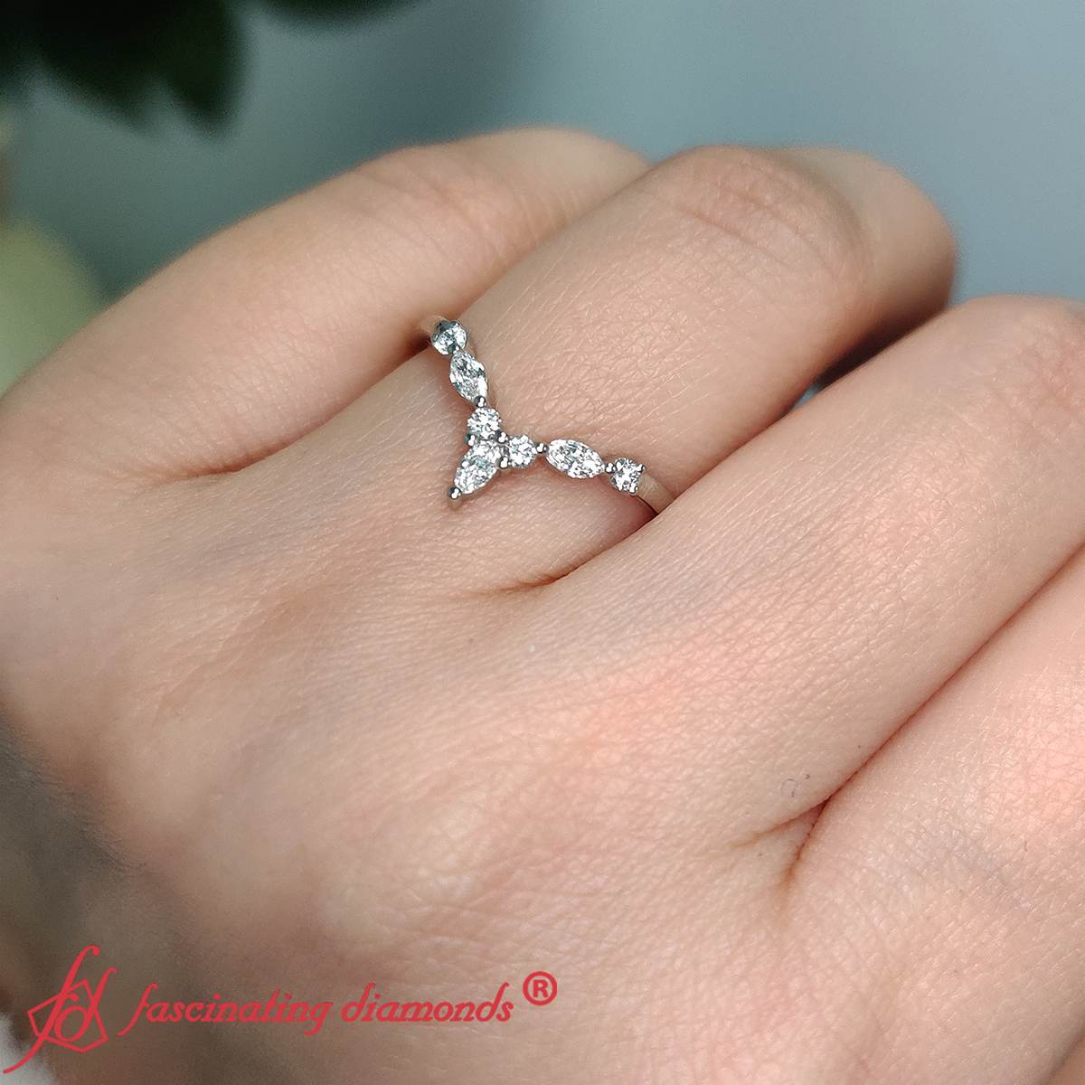 Crown Marquise And Round Band Fascinating Diamonds
