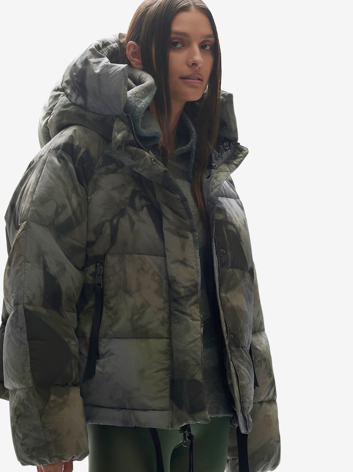 Short Down Puffer - Rekall Tie Holden Outerwear