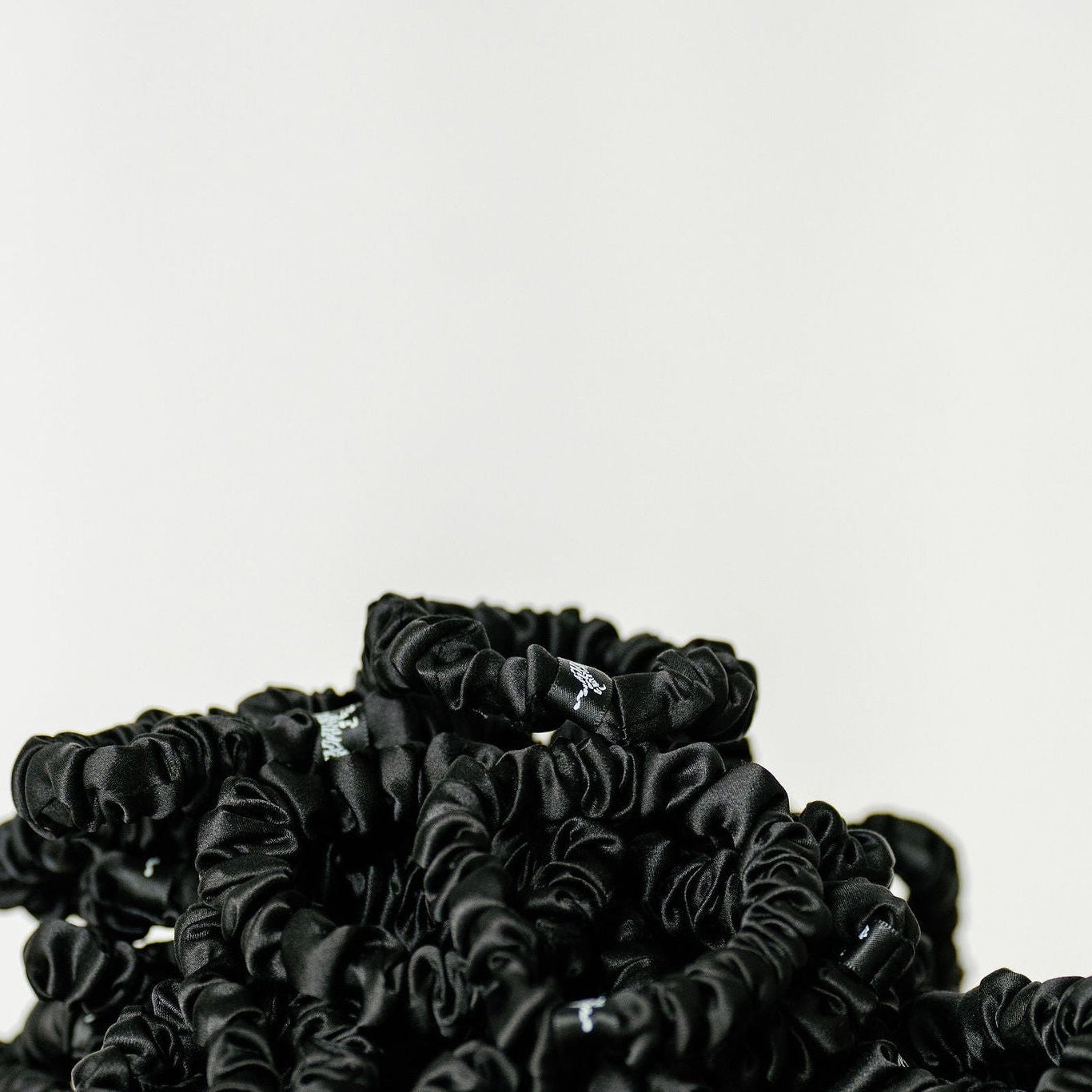 Organic Silk Small Scrunchie Onyx Black LINA LENNOX