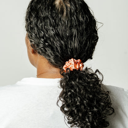 Organic Silk Small Scrunchie Peachy Coral LINA LENNOX