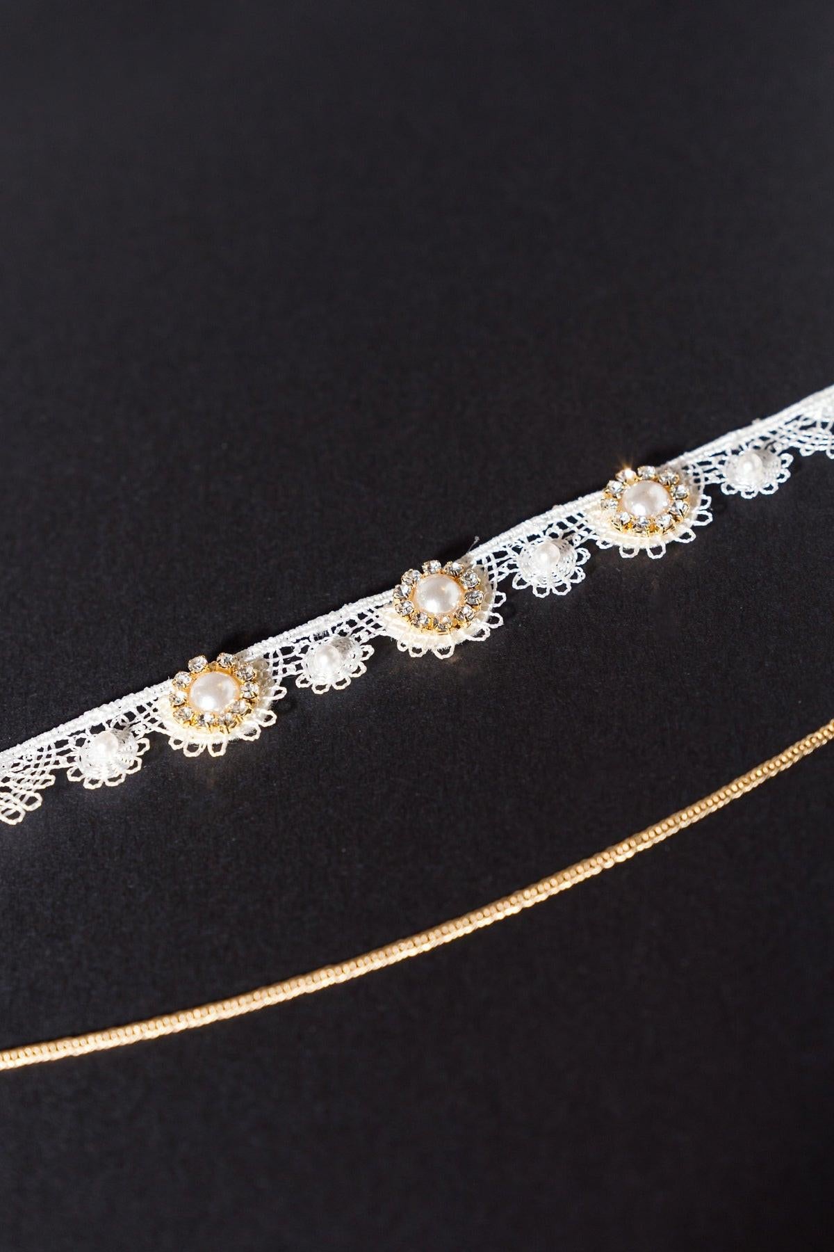 MOON CRESCENT PEARLS CHOKER Flying Tomato