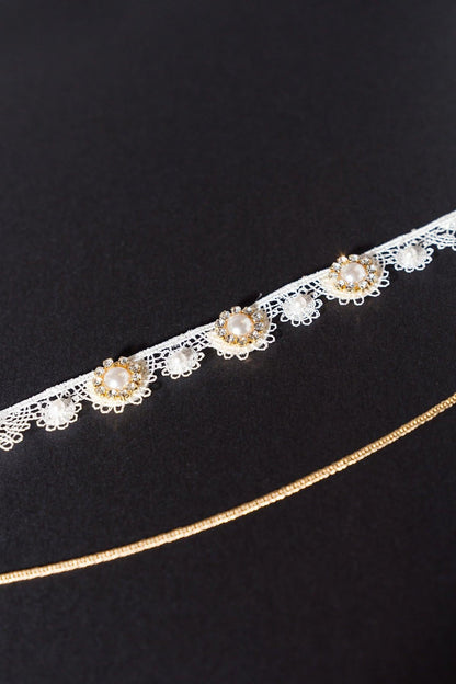 MOON CRESCENT PEARLS CHOKER Flying Tomato