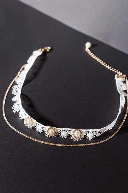 MOON CRESCENT PEARLS CHOKER Flying Tomato