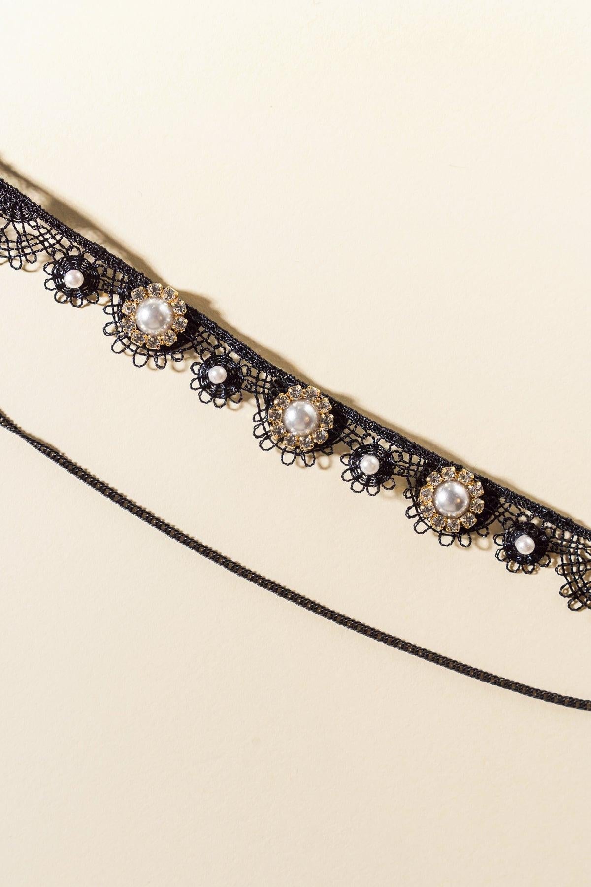 MOON CRESCENT PEARLS CHOKER Flying Tomato
