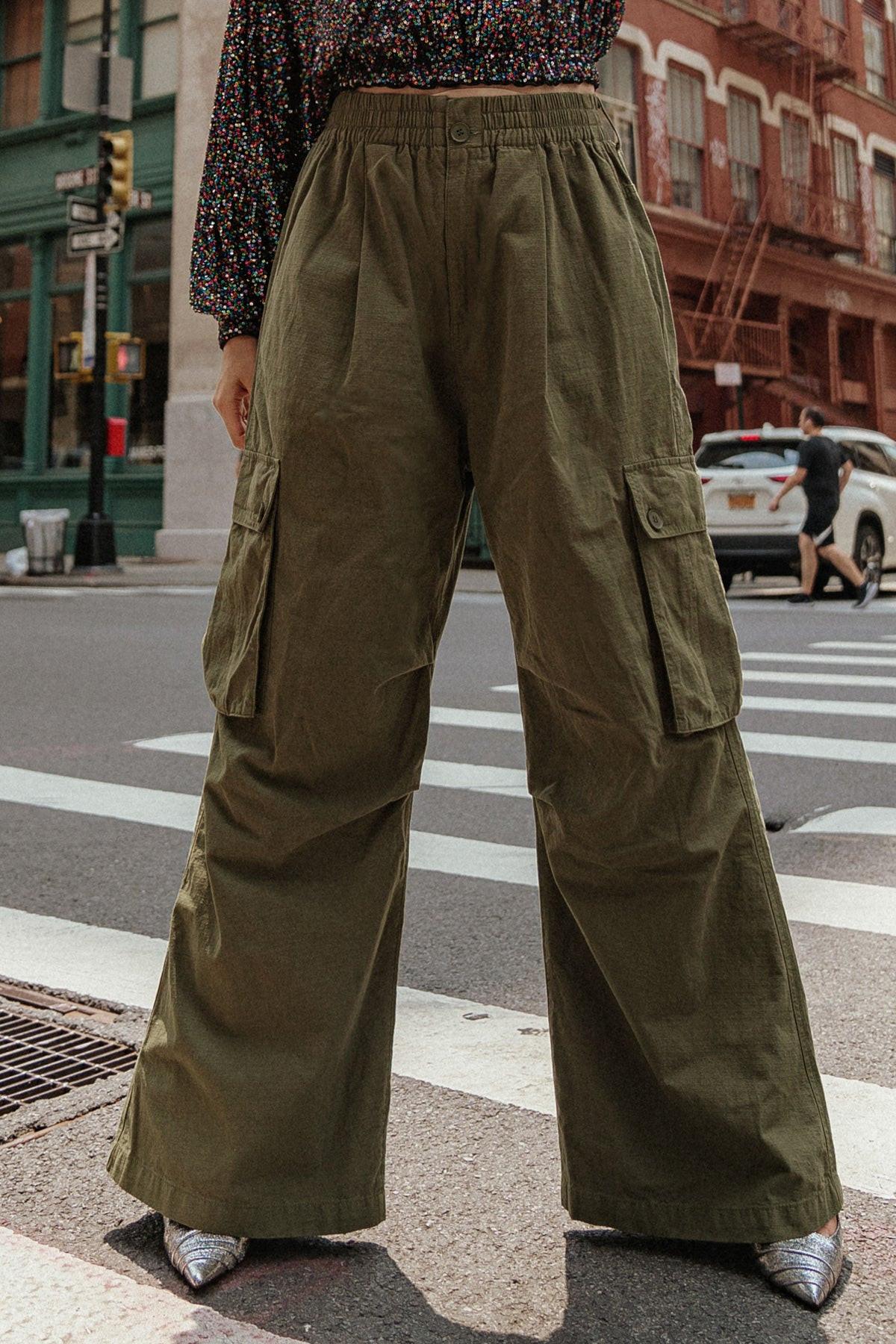 INCREDIBLE MOMENTS WOVEN CARGO PANTS Flying Tomato