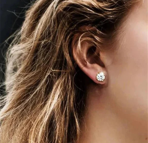 14K Gold Round Cubic zirconia Stud Earrings.  635E14K