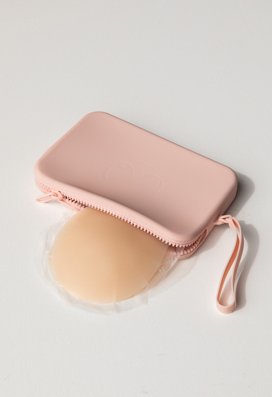 Match Maker - Silicone Travel Case + x1  Silicone Stick-On Bra - WSL Boob-eez