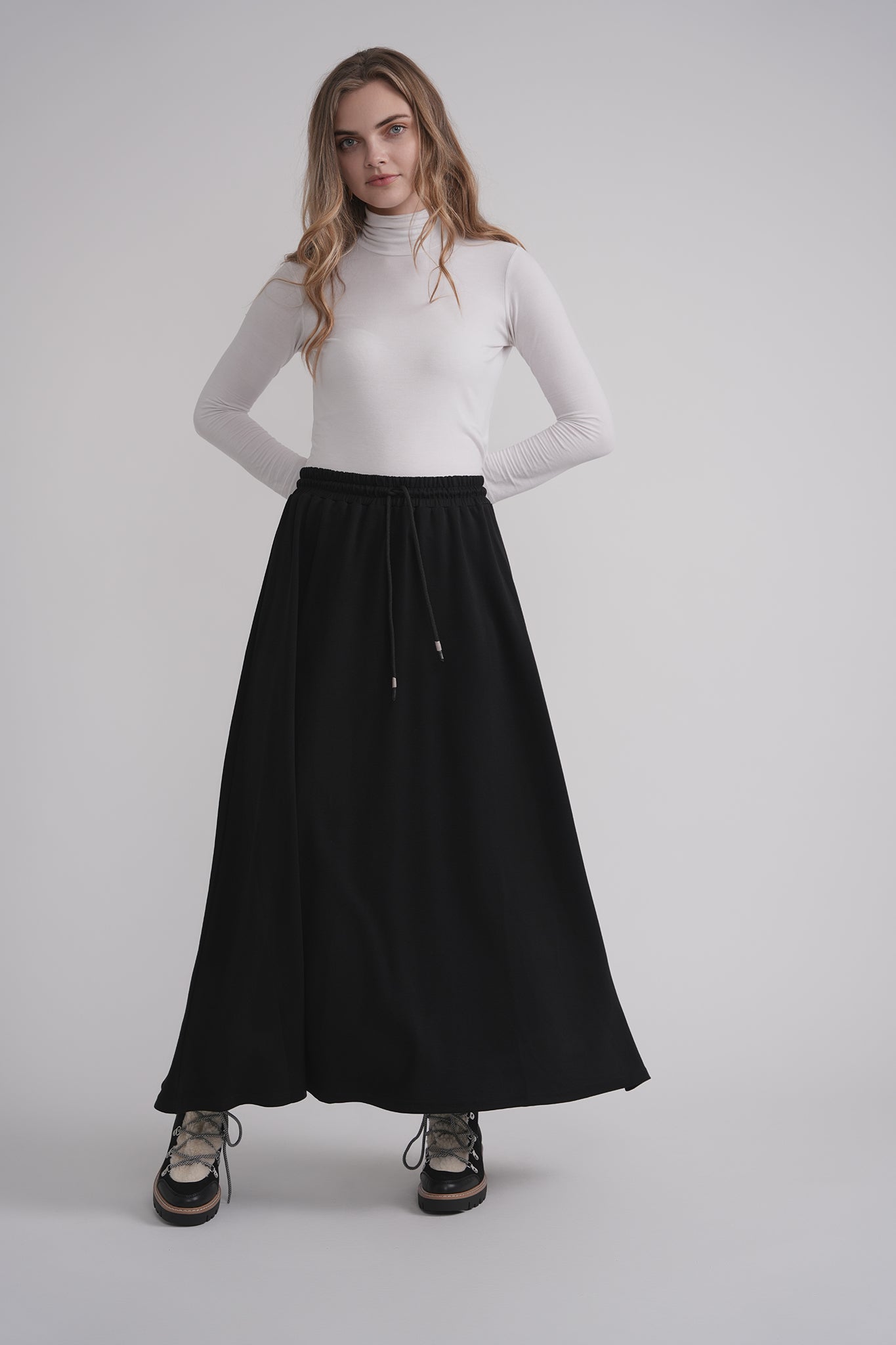 Basic Skirt - Black MOOD + ELLWI