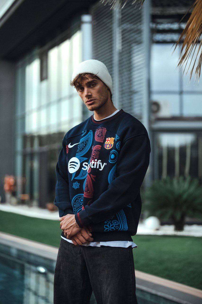 FC Barcelona Oversized Sweatshirt - Iconic Logo Casual Sportswear Withinblack