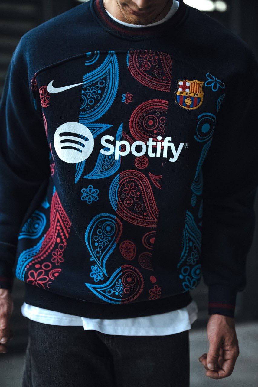 FC Barcelona Oversized Sweatshirt - Iconic Logo Casual Sportswear Withinblack