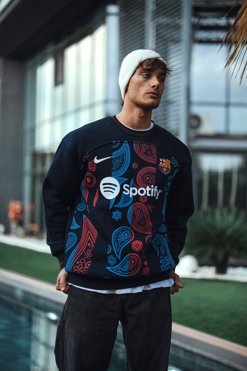 FC Barcelona Oversized Sweatshirt - Iconic Logo Casual Sportswear Withinblack