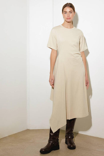 RIGHT ON CUE KNIT MIDI DRESS Flying Tomato