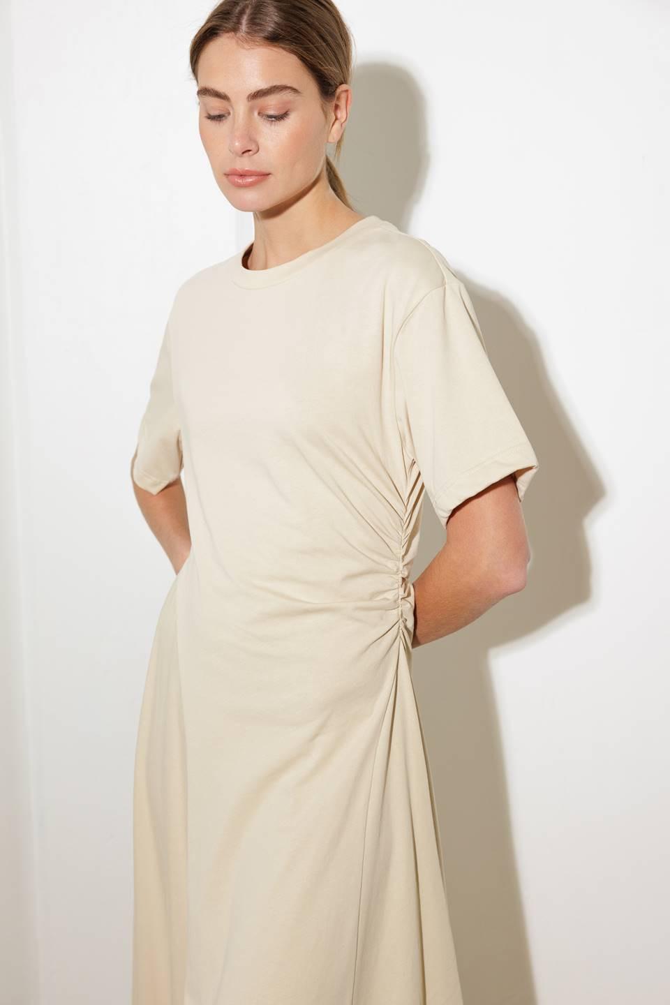 RIGHT ON CUE KNIT MIDI DRESS Flying Tomato