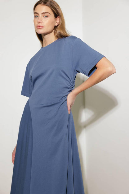 RIGHT ON CUE KNIT MIDI DRESS Flying Tomato