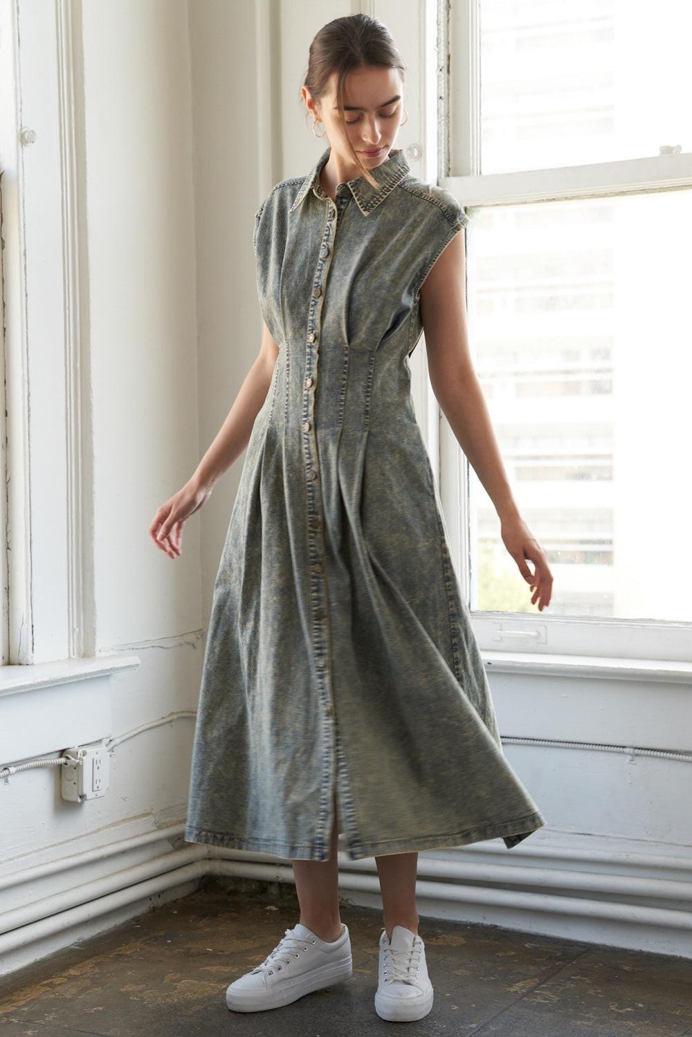 SUNSHINE SQUEEZE DENIM MIDI DRESS Flying Tomato