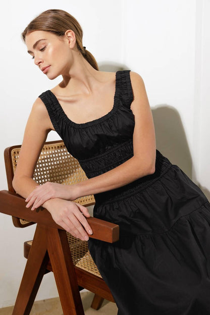 LOVELIEST LOOKS BLACK WOVEN MIDI DRESS Flying Tomato