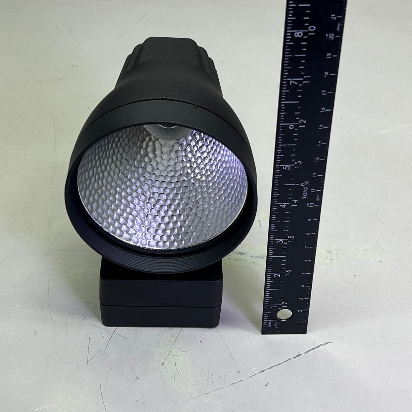 CONTECH LIGHTING Leviton Track Fixture Vert HSG 3000K CRI Black CTL8252VM3CD-B PayWut