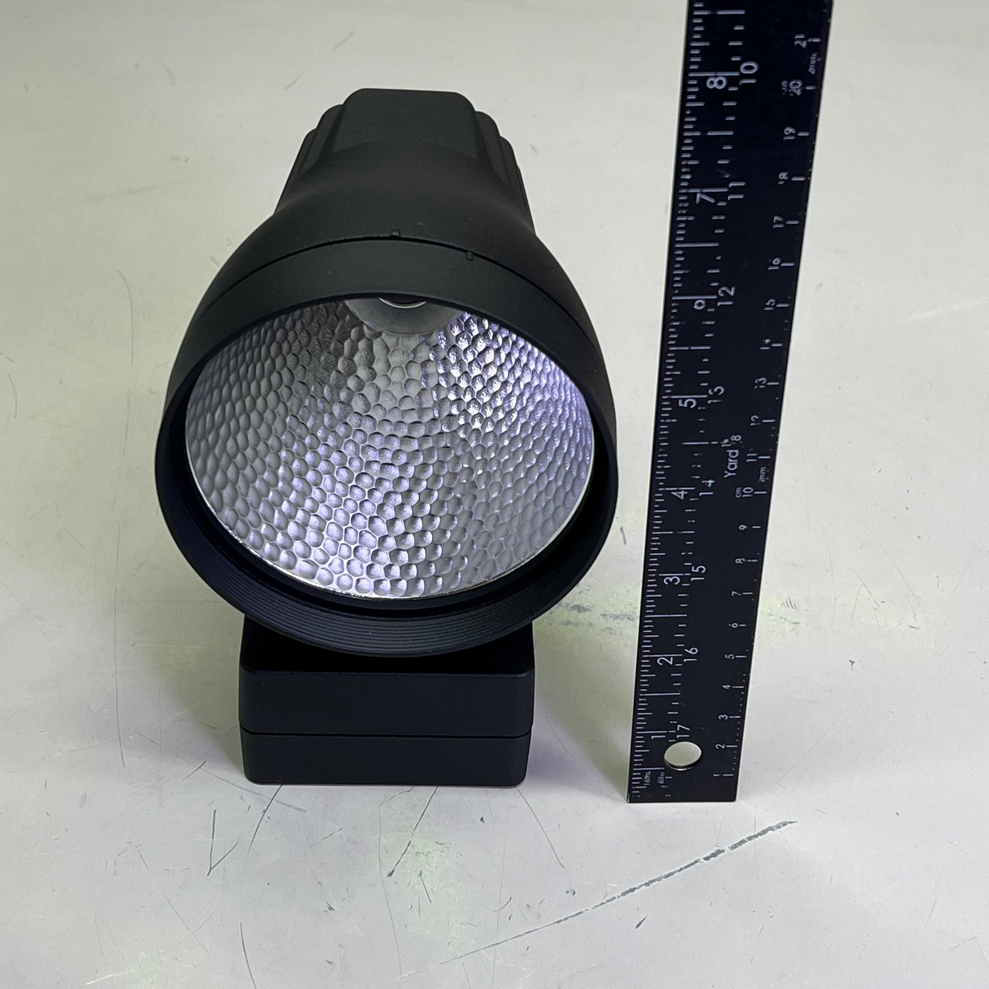 CONTECH LIGHTING Leviton Track Fixture Vert HSG 3000K CRI Black CTL8252VM3CD-B PayWut