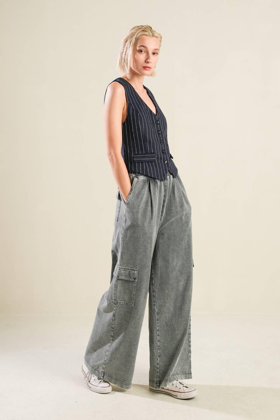 FOREVER CONNECTED WOVEN VEST Flying Tomato