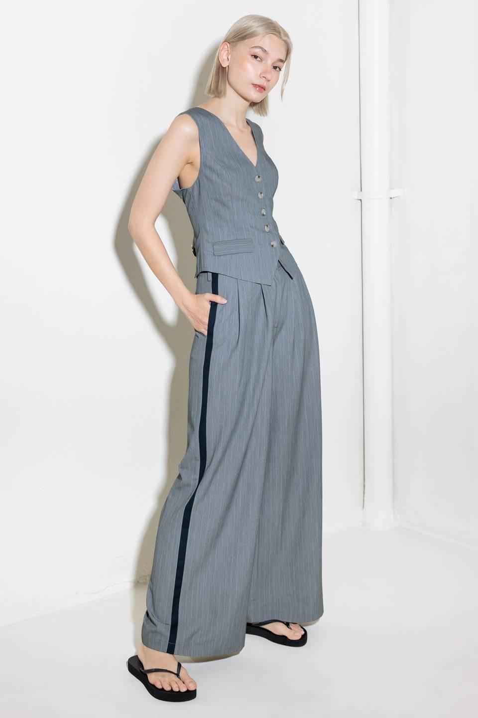 SMILE BRIGHT IN GREY WOVEN VEST Flying Tomato