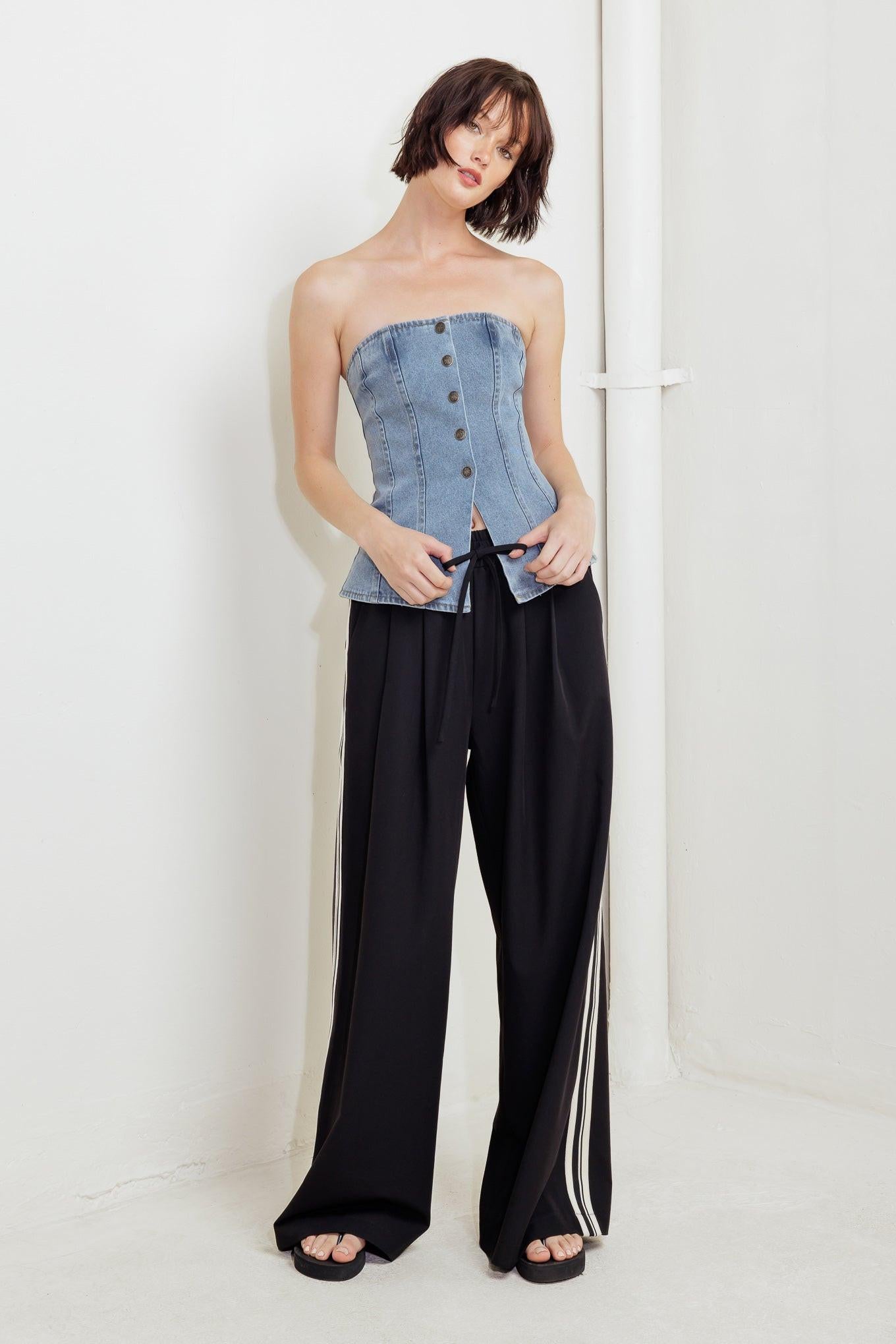STITCHED SILHOUETTE DENIM TOP Flying Tomato