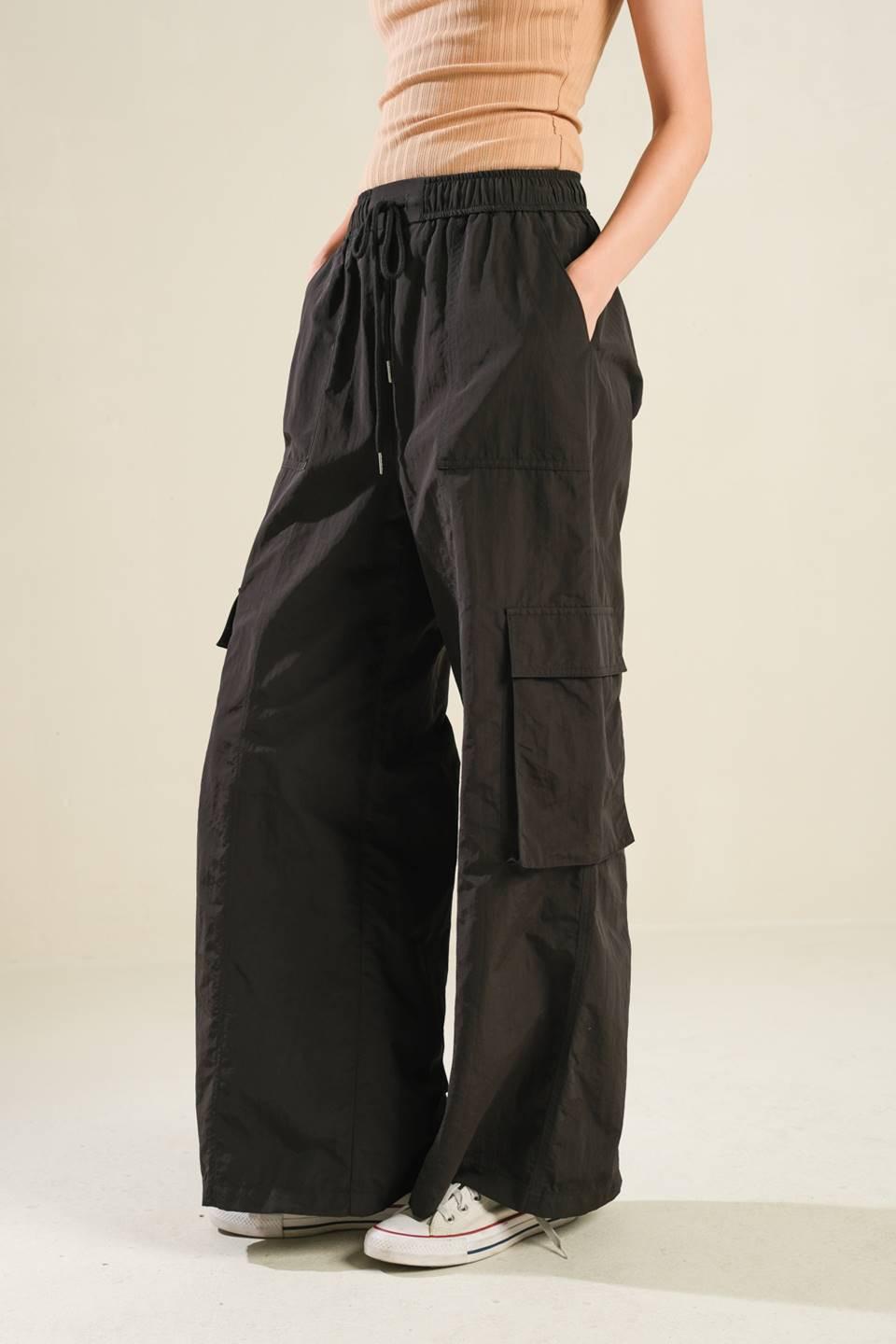 LOVIN ON ME CARGO PANTS Flying Tomato