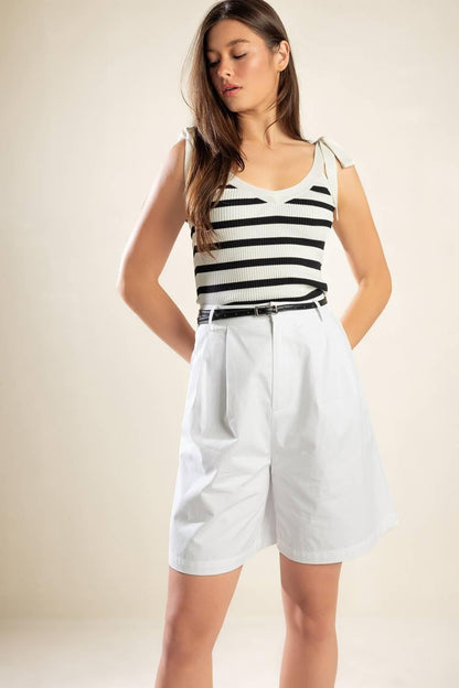 CITY STROLLS WOVEN BERMUDA SHORTS Flying Tomato