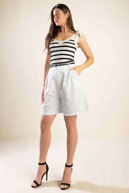 CITY STROLLS WOVEN BERMUDA SHORTS Flying Tomato