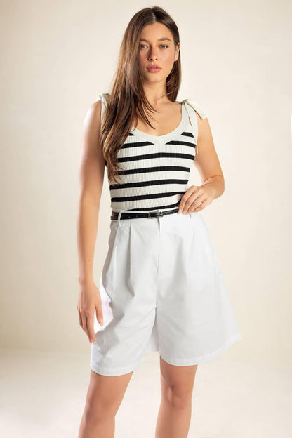 CITY STROLLS WOVEN BERMUDA SHORTS Flying Tomato